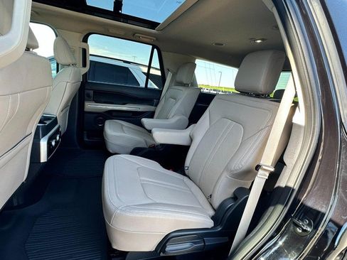 Used 2024 Ford Expedition Limited AWD/4WD image 13