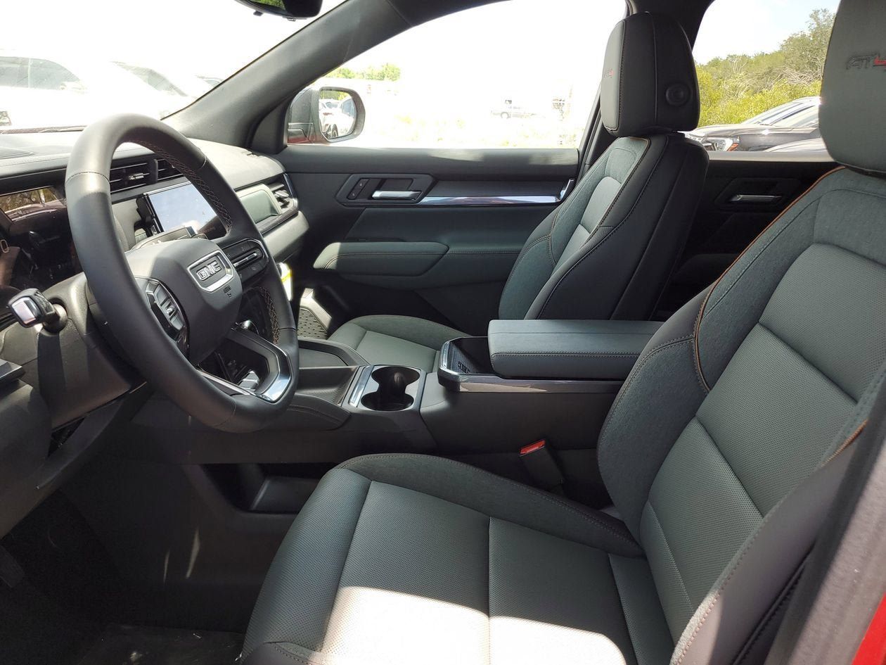 New 2026 GMC Terrain AT4 w/ Technology Package II AWD/4WD image 19