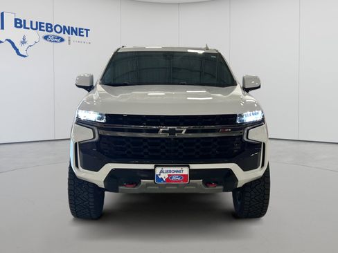 Used 2021 Chevrolet Tahoe Z71 w/ Luxury Package AWD/4WD image 2