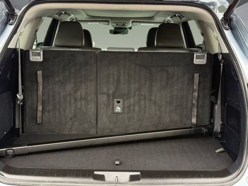 Used 2021 Toyota Highlander Platinum image 31