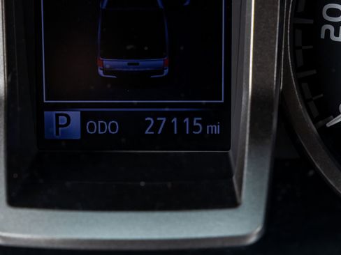 Used 2020 Toyota Tacoma SR5 image 19