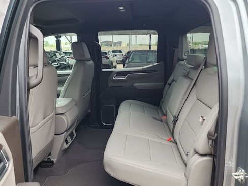 New 2026 GMC Sierra 1500 SLT w/ X31 Off-Road Package AWD/4WD image 42