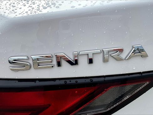 Used 2022 Nissan Sentra SV image 32