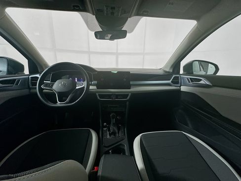 New 2026 Volkswagen Taos SE FWD image 18