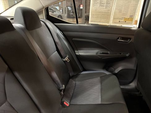 Used 2025 Nissan Versa SV FWD image 35
