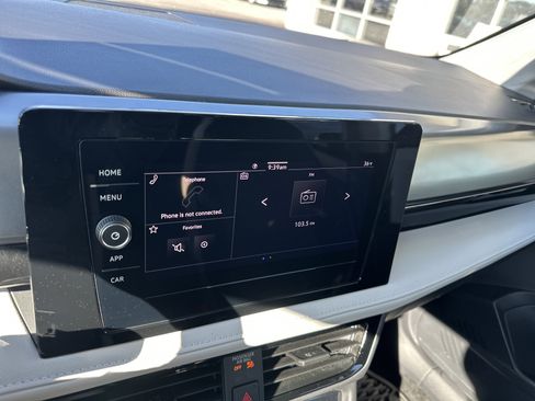 Used 2025 Volkswagen Taos S image 17