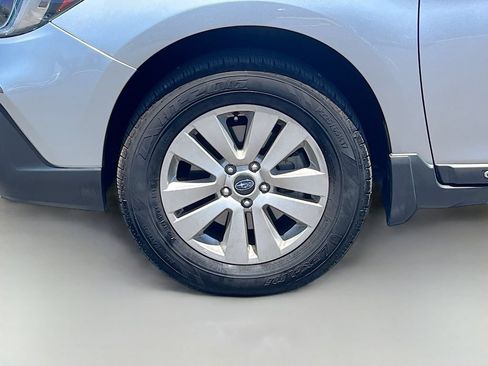 Used 2019 Subaru Outback 2.5i AWD/4WD image 28