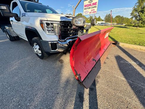 Used 2022 GMC Sierra 3500 Pro w/ Convenience Package AWD/4WD image 11