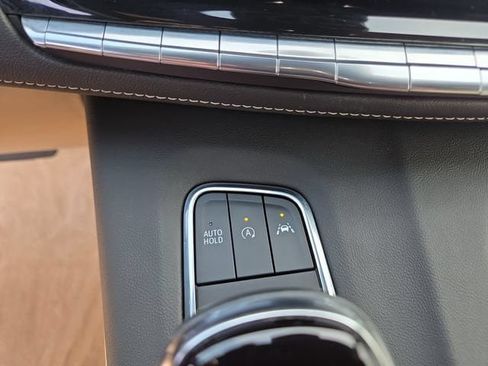 Used 2023 Cadillac Escalade ESV Premium Luxury AWD/4WD image 32