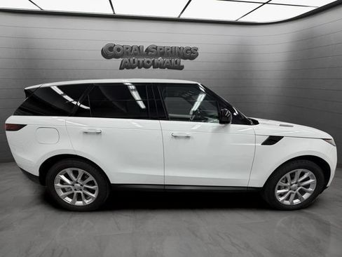 Used 2025 Land Rover Range Rover Sport SE AWD/4WD image 6