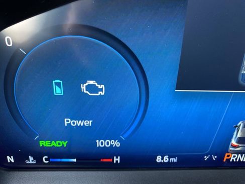 New 2025 Ford Escape SE w/ PHEV Premium Package FWD image 4