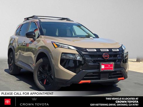 Used 2025 Nissan Rogue SV AWD/4WD image 1