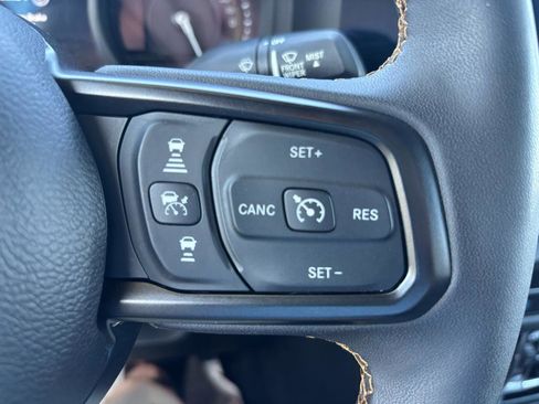 Used 2024 Jeep Wrangler Unlimited AWD/4WD image 19