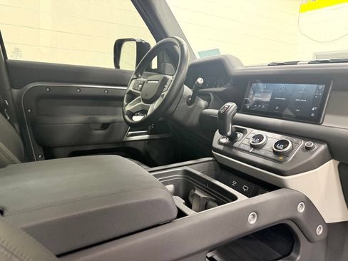 Used 2022 Land Rover Defender 110 S AWD/4WD image 43
