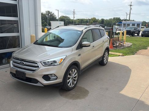 Used 2018 Ford Escape Titanium AWD/4WD image 2