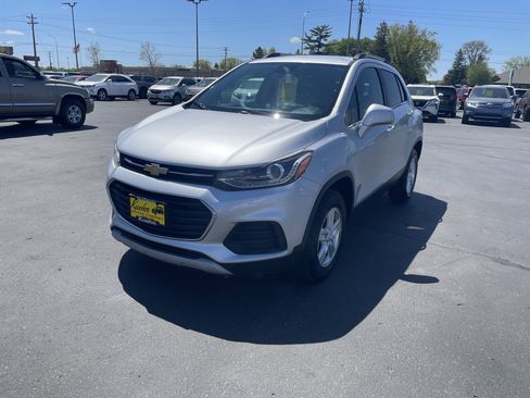 Used 2017 Chevrolet Trax LT AWD/4WD image 4