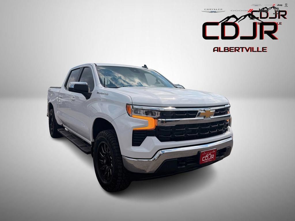 Used 2022 Chevrolet Silverado 1500 LT AWD/4WD image 1