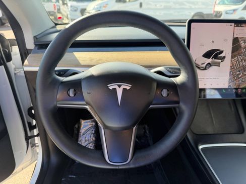 Used 2021 Tesla Model Y Long Range AWD/4WD image 22