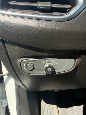 Used 2021 Chevrolet Equinox LS FWD image 15