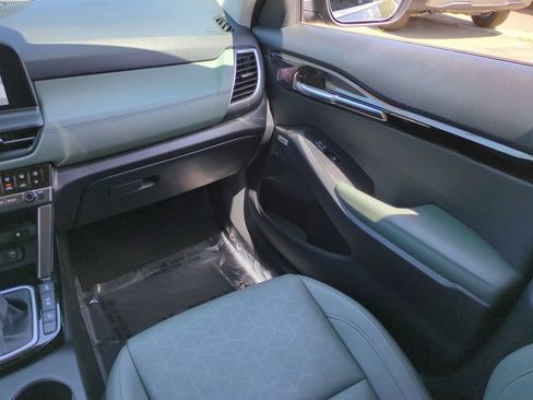 Certified 2024 Kia Seltos SX w/ SX Sunroof Package image 17
