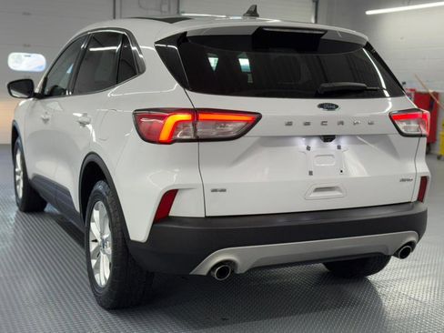 Used 2020 Ford Escape SE image 10