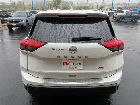 Used 2026 Nissan Rogue SV AWD/4WD image 6