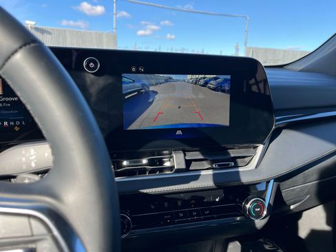 Used 2025 Chevrolet Equinox LT image 21