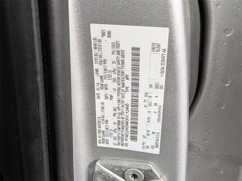 Used 2016 Ford Escape SE image 30