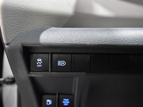 Used 2022 Toyota Sienna XLE image 14