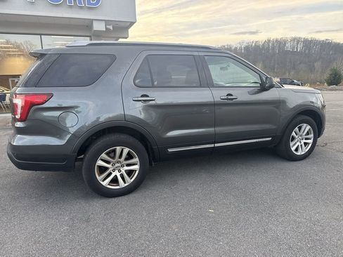 Used 2019 Ford Explorer XLT AWD/4WD image 4