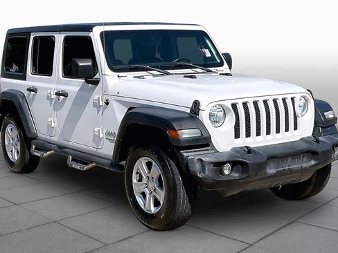 Used 2018 Jeep Wrangler Unlimited Sport S AWD/4WD image 3
