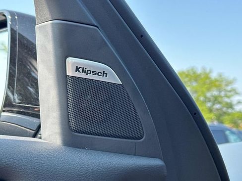 New 2025 Nissan Armada SL w/ Captain's Chari Seat Package image 8