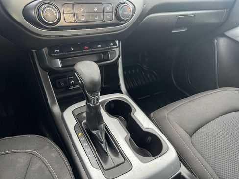 Used 2022 Chevrolet Colorado LT w/ Fleet Safety Package image 10