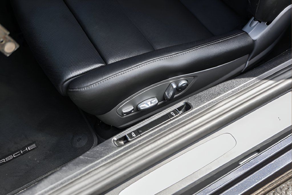 Used 2014 Porsche Boxster S RWD image 8