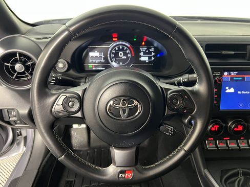 Used 2023 Toyota GR86 Premium image 23