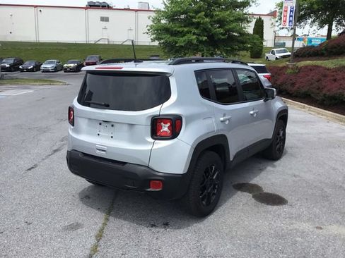 Used 2020 Jeep Renegade Altitude AWD/4WD image 3