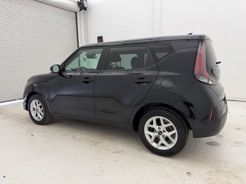 Used 2023 Kia Soul LX w/ Option Group 015 image 10