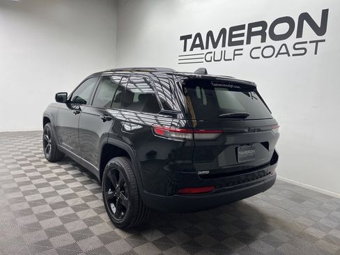 New 2025 Jeep Grand Cherokee Altitude image 3