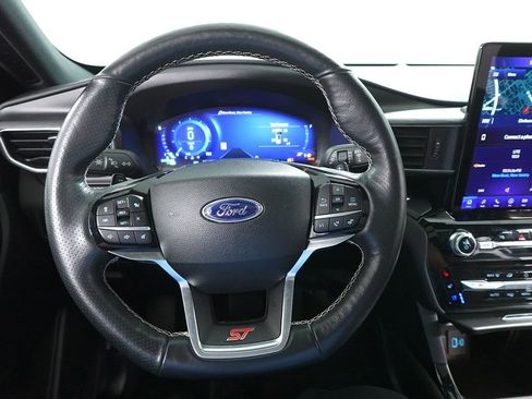 Used 2024 Ford Explorer ST w/ Technology Package image 25