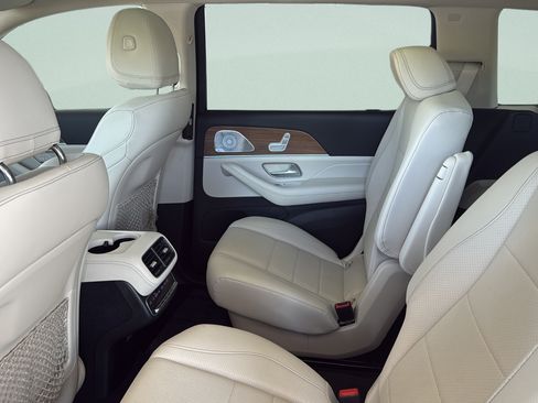 Certified 2022 Mercedes-Benz GLS 450 4MATIC image 33