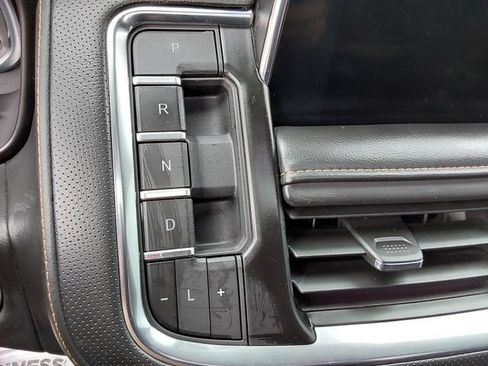 Used 2024 GMC Yukon AT4 w/ Technology Package AWD/4WD image 42