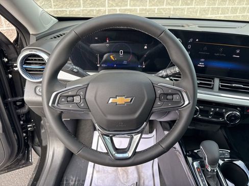 New 2026 Chevrolet Trax LT w/ Driver Confidence Package FWD image 16