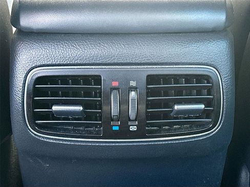 Used 2012 Hyundai Genesis 5.0 image 29