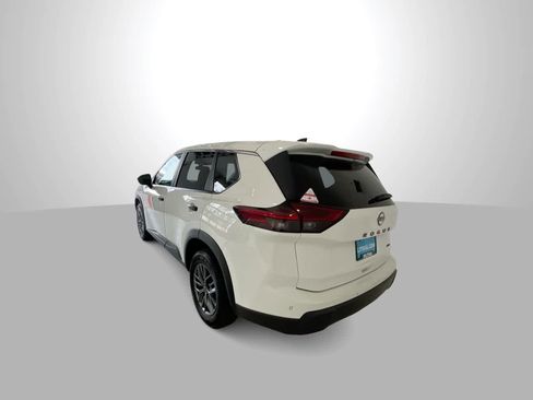 Used 2024 Nissan Rogue S AWD/4WD image 6