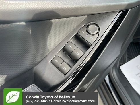 Used 2026 Chevrolet Equinox LT w/ Convenience Package II AWD/4WD image 11