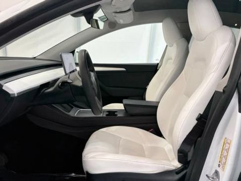 Used 2024 Tesla Model Y 2WD image 13