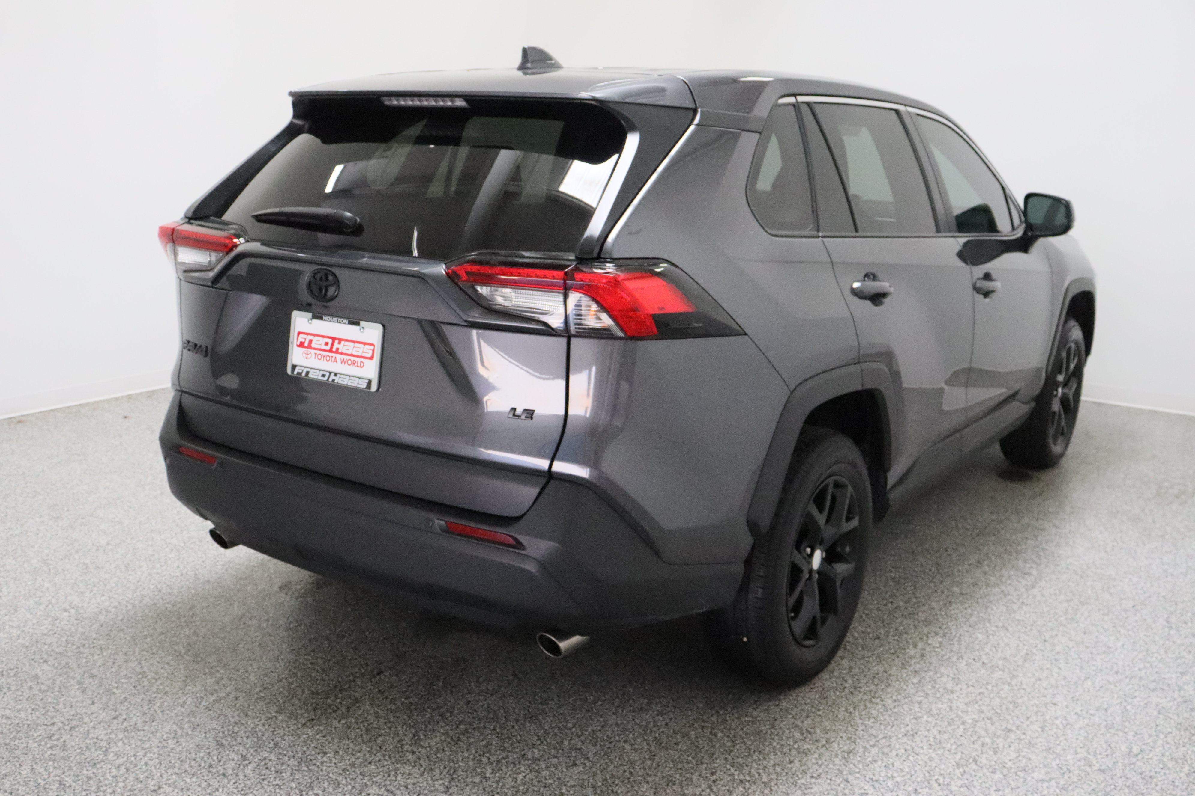 Used 2024 Toyota RAV4 LE FWD image 7