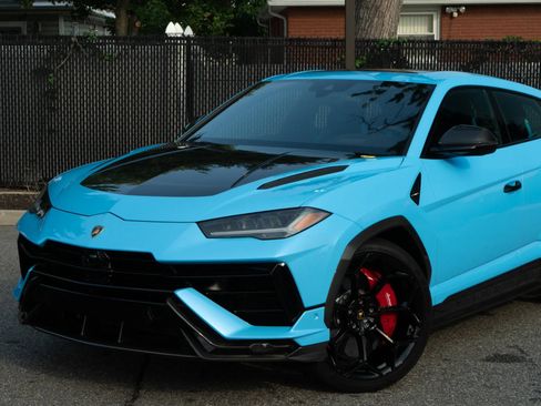 Used 2024 Lamborghini Urus Performante AWD/4WD image 36