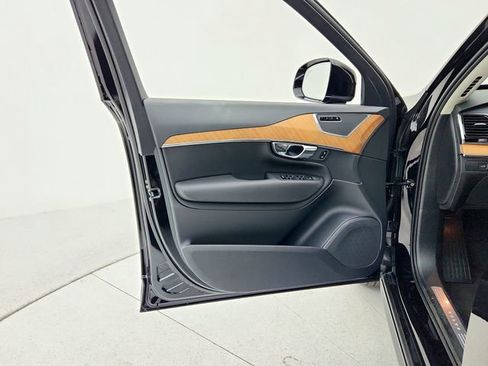 New 2025 Volvo XC90 B6 Plus w/ Protection Package Premier image 27