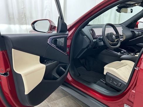 Used 2025 BMW X3 xDrive30i w/ Premium Package image 24